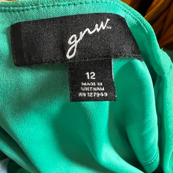 Green dress - Picture 7 of 7